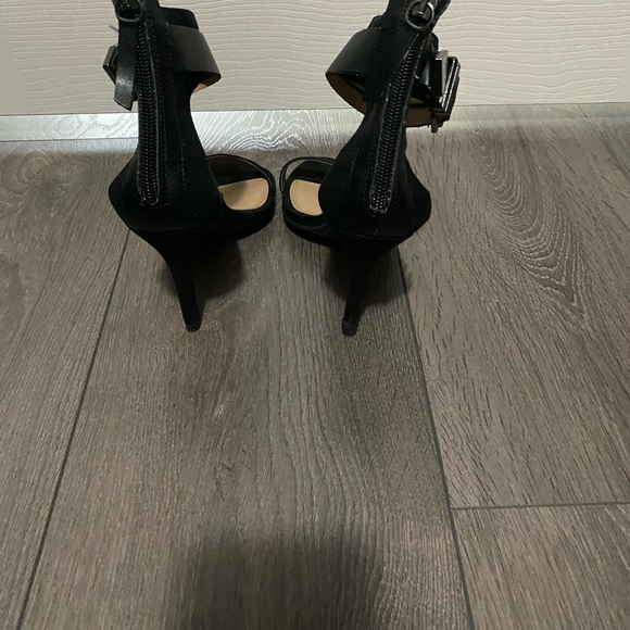 Black Zara heels in size 36 worn a few times. - Picture 3 of 3